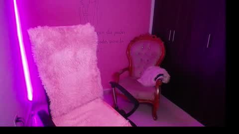 alexxa_1111 online show from November 2, 1:27 am