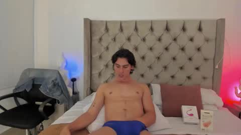 Snapshot of alexxander_hall chatting on September 17, 1:42 am Alexxander Hall online show from September 17, 1:42 am