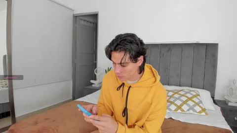 Snapshot of alexxander_hall chatting on October 12, 10:55 pm Alexxander Hall online show from October 12, 10:55 pm