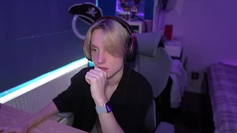 Alexycutie online show from September 13, 8:28 am