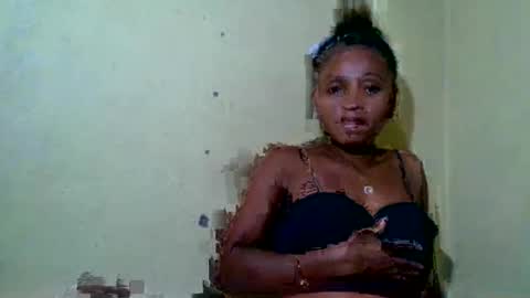 alia411613 online show from May 23, 7:10 pm
