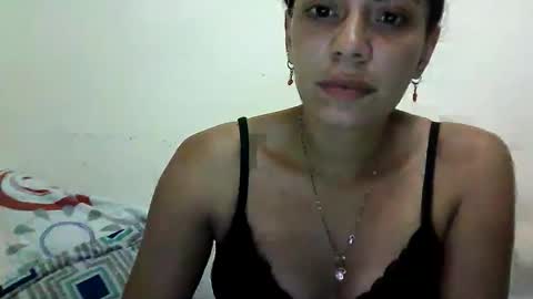 alice327834 online show from June 1, 9:49 pm