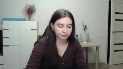 Alice online show from November 5, 3:47 pm