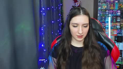 Snapshot of alice_bailey chatting on December 13, 7:32 pm Alice online show from December 13, 7:32 pm