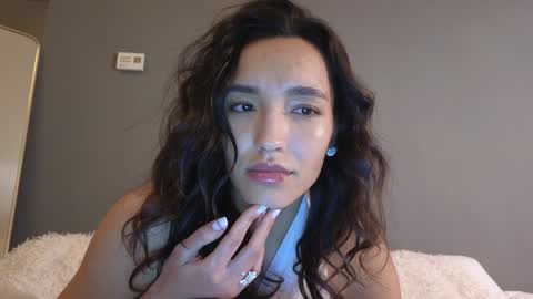 A R Y A  T I A online show from January 15, 10:24 pm