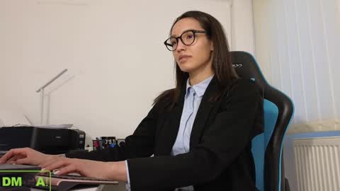 A R Y A  T I A online show from March 2, 4:21 pm