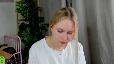 Alice online show from December 5, 11:45 pm