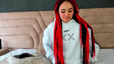 alice foxred online show from April 20, 1:36 pm