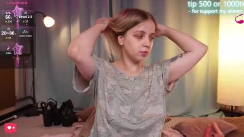 alice_halle online show from September 11, 8:15 am