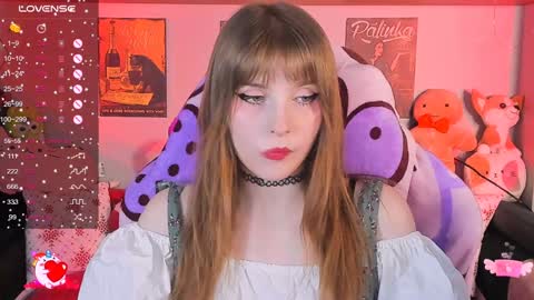 Snapshot of alice_langley chatting on December 7, 12:18 pm Alice 3 online show from December 7, 12:18 pm