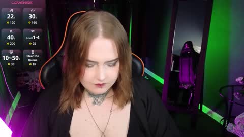 alice_linger online show from September 12, 3:14 pm