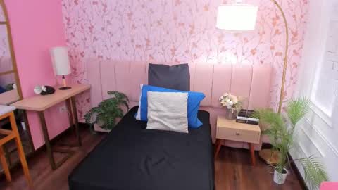 Alice and Asia online show from December 21, 4:13 pm