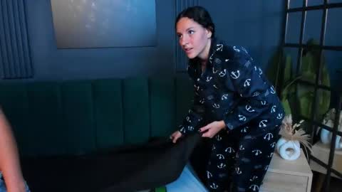 Snapshot of aliceandsia chatting on September 29, 12:04 pm Alice and Asia online show from September 29, 12:04 pm