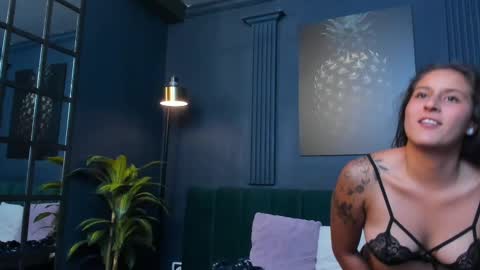 Snapshot of aliceandsia chatting on October 28, 3:07 am Alice and Asia online show from October 28, 3:07 am