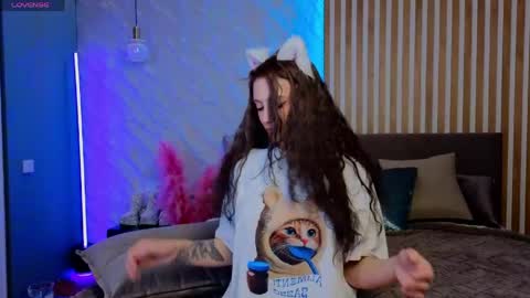 Your sweet Alice INST alicebellies online show from April 21, 10:11 am