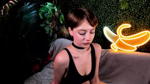 Your sweet Alice INST alicebellies online show from November 22, 4:33 am