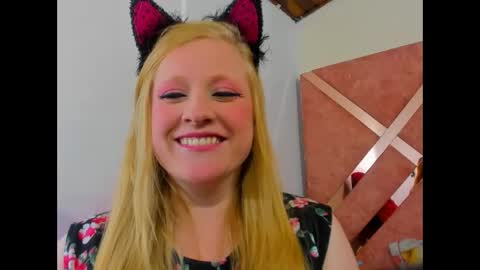 alicecat01 online show from November 26, 4:43 am