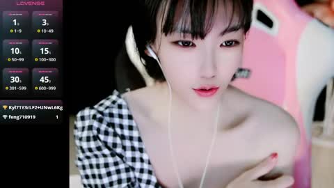 Alice online show from May 17, 2:37 pm