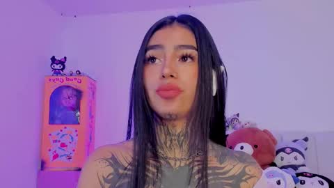 Snapshot of alicee_0 chatting on October 6, 6:59 pm Alice online show from October 6, 6:59 pm
