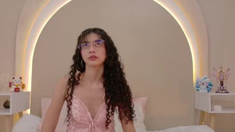 alice online show from May 2, 9:09 pm