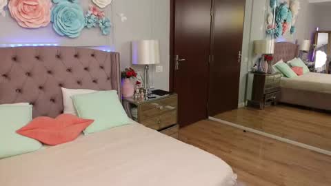 AliceHadley online show from February 4, 2:15 am