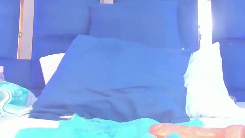 Snapshot of alicehott_05 chatting on September 14, 4:26 am alicehott_05 online show from September 14, 4:26 am