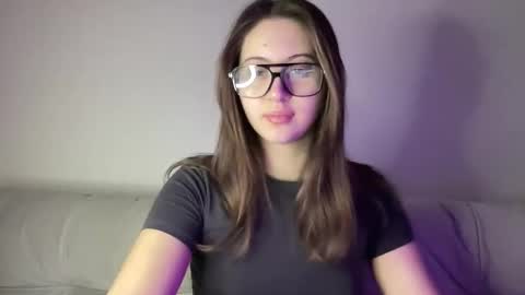 aliceinlustland online show from March 6, 11:09 am