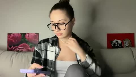 aliceinlustland online show from June 24, 10:17 pm
