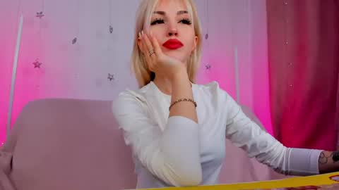 alicemonro online show from April 22, 1:46 am