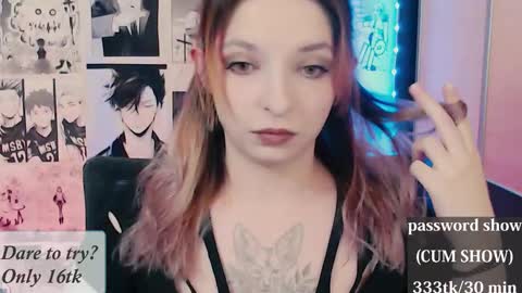 aliceriddle1 online show from February 8, 5:49 pm