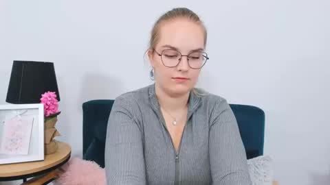 alicesensitive online show from September 15, 3:24 pm