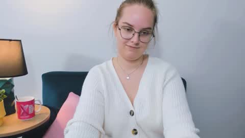 alicesensitive online show from September 22, 10:30 am