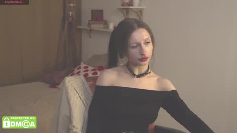 alicewallflower online show from April 12, 9:19 pm