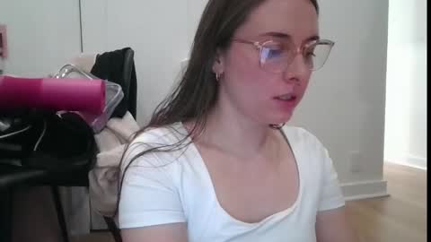 alicjateenpolish online show from June 2, 5:31 am
