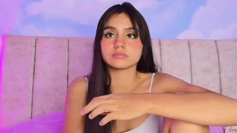 Aliclark online show from April 16, 8:20 pm