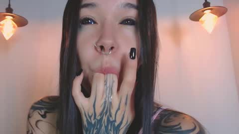    online show from April 22, 1:13 am