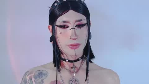     online show from June 13, 10:53 pm