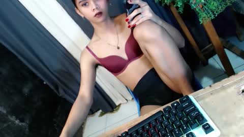 aliexagrey online show from January 9, 6:24 pm