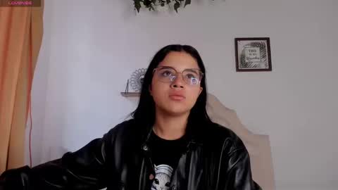 aliice_walker_ online show from September 19, 12:42 pm