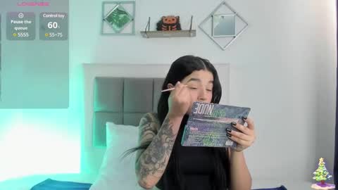 aliice_walker_ online show from January 21, 1:11 pm