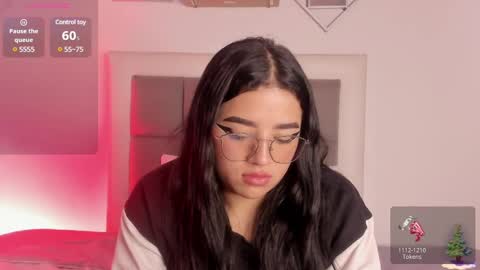 aliice_walker_ online show from January 17, 6:33 pm