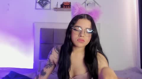 aliice_walker_ online show from January 14, 3:36 pm