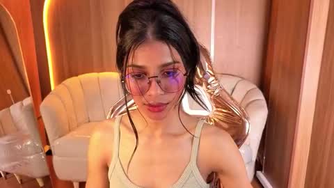 alina_b_ online show from March 4, 9:34 pm