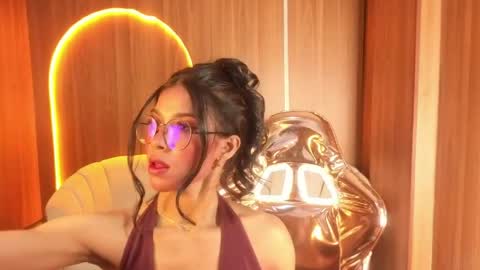 alina_b_ online show from April 6, 7:59 pm