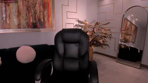 alinakravitz_ online show from December 16, 4:57 pm