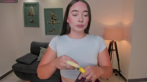 alinakravitz_ online show from May 26, 6:47 pm