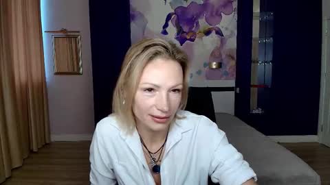 AlinaMoor online show from October 22, 5:54 am