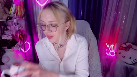alinaocean online show from April 30, 9:19 pm