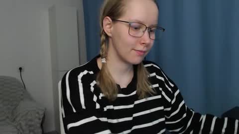 alinasei online show from November 22, 5:44 pm