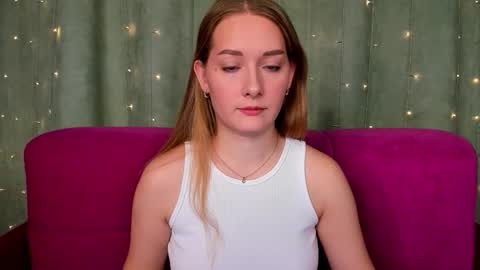 Snapshot of alinawise chatting on October 15, 1:42 am alinawise online show from October 15, 1:42 am